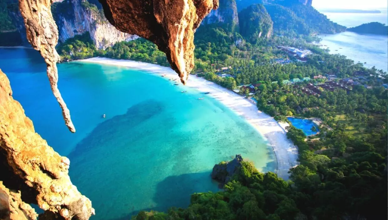 Limestone cliffs and spectacular scenery on Railay Beach